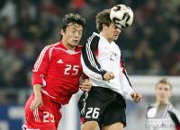 Fussball International: Deutschland - China, Zweikampf