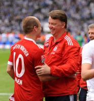 Fussball 1. Bundesliga : Arjen Robben, Trainer Louis van Gaal (FCB)