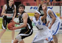 Basketball  1. Bundesliga  10/11 Walter Tigers Tuebingen - Deutsche Bank Skyliners
