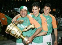 DFB Pokal Finale: Bremen - Aachen, Jubel mit Pokal