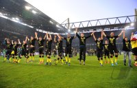 Fussball 1. Bundesliga :  Borussia Dortmund Jubel nach dem SIEG zur Deutschen Meisterschaft