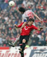 Fussball 1. Bundesliga: Hannover - Stuttgart, Zweikampf