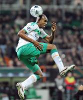FUSSBALL CHAMPIONS LEAGUE: Bremen, NALDO Einzelaktion