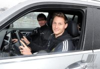 Fussball/ GES/  DFB Team im Mercedes-Benz Werk Bremen, 27.02.2012