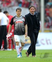 Fussball 1. Bundesliga : Tamas Hajnal mit Trainer Bruno Labbadia (VfB Stuttgart)