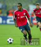 FUSSBALL CHL FCB  - La Coruna Ze Roberto  (FCB) am Ball