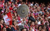 Fussball 1. Bundesliga  Saison 2015/2016: FC Bayern Muenchen - Borussia Moenchengladbach