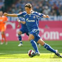 Fussball 1. Bundesliga: Schalke, OEZIL Einzelaktion