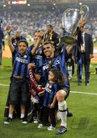 Fussball Champions League Finale: JUBEL Lucio mit seinen Kindern Victoria, Joao Victor und Valentinna (Inter)