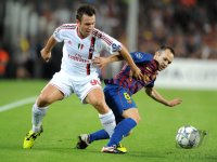 Fussball Champions League  Saison 2011/2012:  Cassano Antonio (li, AC Mailand) gegen Andres Iniesta (re, Barca)