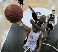 Basketball 1. Bundesliga 2011/2012:  Walter Tigers Tuebingen - ratiopharm Ulm
