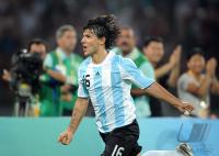 FUSSBALL  Olympia 2008  Halbfinale Maenner Argentinien - Brasilien