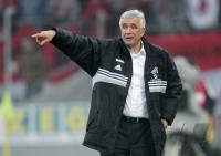 Fussball 1. Bundesliga: Koeln - Stuttgart, Trainer LATOUR