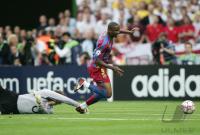 Fussball International: Champions League Finale, Lehmann foult Eto