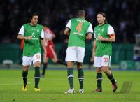 Fussball: DFB Pokal Finale: Claudio Pizarro, Naldo, Torsten Frings (v. li., Werder)