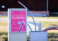 Schmuckbild: Glasfaserkabel, Verteilerschrank