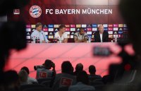 Fussball 1. Bundesliga 15/16: PK FC Bayern Muenchen