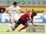 Fussball Testspiel: Leverkusen - Essen, Zweikampf