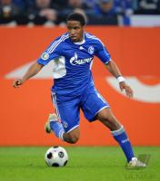 FUSSBALL DFB-Pokal: FC Schalke 04, FARFAN Einzelaktion