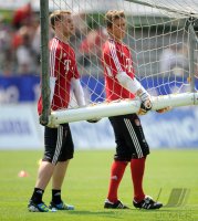 Fussball 1. Bundesliga Saison   2011/2012 :  Torwart Manuel Neuer , Torwart Hans Joerg Butt  (v. li., FC Bayern Muenchen)