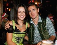 FUSSBALL 1. BUNDESLIGA: Bayern besucht das Oktoberfest