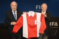 Besuch des Civil Service Football Club London im Home of FIFA