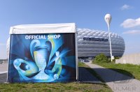 FUSSBALL INTERNATIONAL  CHL Finale 11/12:  Uebersicht der Allianz Arena mit dem Branding fuer das Finale