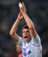 Fussball: Champions League, Saison 2010/2011: Schalke, HUNTELAAR