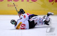 Eishockey Nationalmannschaft : Enttaeuschung Emanuel Peter mit Patrik Baertschi (SUI)