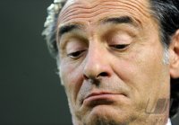Fussball International EM 2012-Qualifikation:  Trainer Cesare PRANDELLI (Italien)