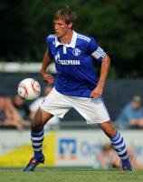 FUSSBALL, 1. BUNDESLIGA, SAISON 2010/2010: Schalke: HOEWEDES Einzelaktion