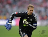 Fussball 1. Bundesliga 10/11:  Torwart Manuel Neuer (FC Schalke 04)