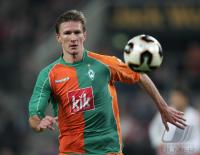 Fussball 1. Bundesliga: Bremen, VRANJES Einzelaktion am Ball