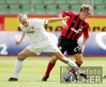 Fussball Testspiel: Leverkusen - Essen, Zweikampf
