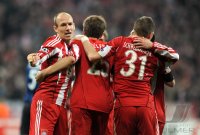 Fussball CHL  Saison 2010/2011: Jubel nach dem Tor zum 2:1 mit Arjen Robben, Thomas Mueller, Bastian Schweinsteiger (v. li., FC Bayern Muenchen)