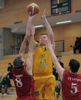 Basketball   UE 40    SV 03 Tuebingen - TV Langen