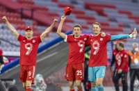 Fussball 1. Bundesliga Saison 20/21: JUBEL Meisterschaft FC Bayern Muenchen