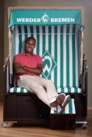 Fussball 1. Bundesliga, Saison 2012/2013, Werder Bremen: Theodor Gebre Selassie im exklusiven Pressefoto ULMER Fotoshooting