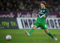 Fussball: 1. Bundesliga Saison 2010/2011: Werder, FRITZ Einzelaktion am Ball