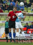 FUSSBALL 1. Bundesliga Spielszene  1860 - HSV; Hollerbach gegen Lauth