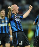 FUSSBALL CHL  Saison 10/11: Esteban Cambiasso (Inter Mailand)
