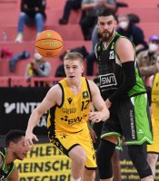 Basketball 2. Bundesliga 2021/2022: Tigers Tuebingen - ROEMERSTROM Gladiators Trier