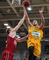 Basketball 1. Bundesliga 15/16 Hauptrunde: Walter Tigers Tuebingen - Brose Baskets Bamberg