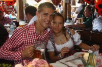 FUSSBALL 1. BUNDESLIGA: Nils Petersen mit Freundin Annemarie Ziege (FC Bayern Muenchen)