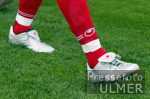 FUSSBALL  Nico Frommer (SSV)  mit Silbernen Uhlsport Schuhen