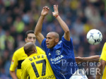 Fussball Bundesliga: Borussia Dortmund - Schalke 04, Zweikampf