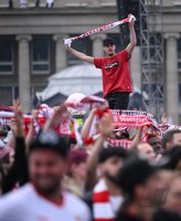 Fussball DFB Pokal Finale 24/25: Arminia Bielefeld - VfB Stuttgart, Public Viewing auf dem Schlossplatz