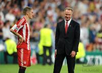 Fussball Champions League Finale: ENTTAEUSCHUNG Bastian Schweinsteiger, Karl Heinz Rummenigge (v. li., FCB)