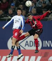 Fussball DFB Pokal: Hamburg - Leverkusen, Zweikampf