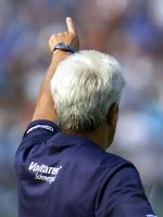 Werner Lorant dirigiert seine Mannschaft